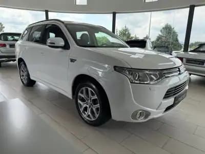 Vendo Mitsubishi Outlander 2015 - 15990 EUR, 157367 km - AUTO.MOTO.pt