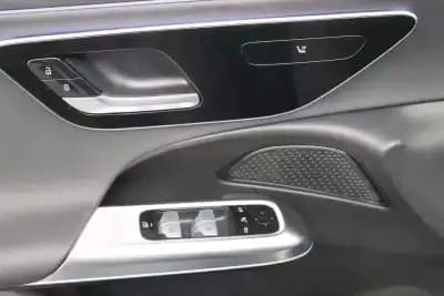 Sell Mercedes-Benz E 220 2023 - 52980 EUR, 40223 km - AUTO.MOTO.pt