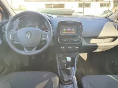 Vendo Renault Clio 2019 - 13250 EUR, 142000 km - AUTO.MOTO.pt