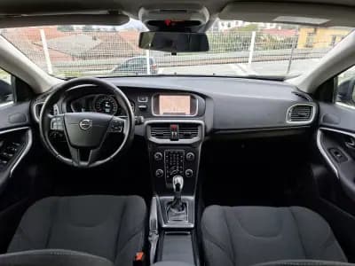 Vendo Volvo V40 2018 - 15990 EUR, 122118 km - AUTO.MOTO.pt