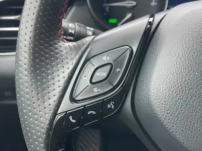 Vendo Toyota C-HR 2022 - 31400 EUR, 74000 km - AUTO.MOTO.pt