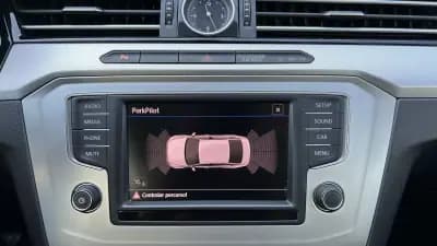 Vendo Volkswagen Passat 2018 - 16499 EUR, 183121 km - AUTO.MOTO.pt