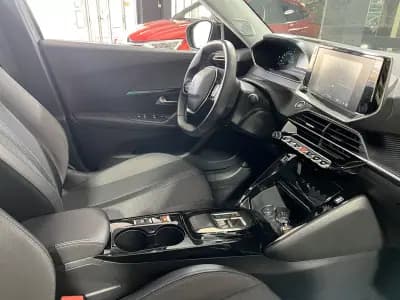 Vendo Peugeot e-2008 2022 - 21600 EUR, 30171 km - AUTO.MOTO.pt