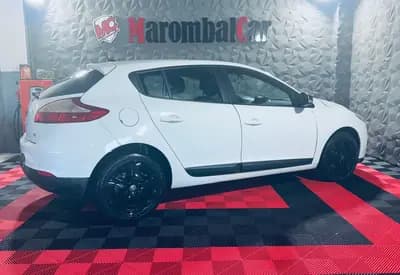 Sell Renault Mégane 2012 - 10990 EUR, 243460 km - AUTO.MOTO.pt