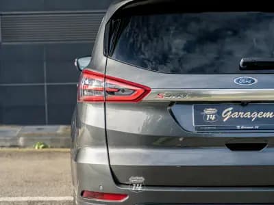 Vendo Ford S-Max 2022 - 34990 EUR, 176600 km - AUTO.MOTO.pt
