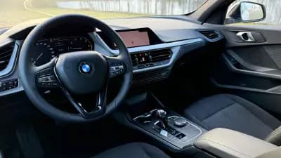 Sell BMW 118 2019 - 22900 EUR, 142000 km - AUTO.MOTO.pt