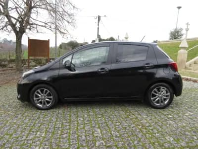 Vendo Toyota Yaris 2016 - 12990 EUR, 151000 km - AUTO.MOTO.pt