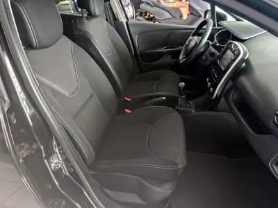 Sell Renault Clio Sport Tourer 2015 - 9980 EUR, 64000 km - AUTO.MOTO.pt