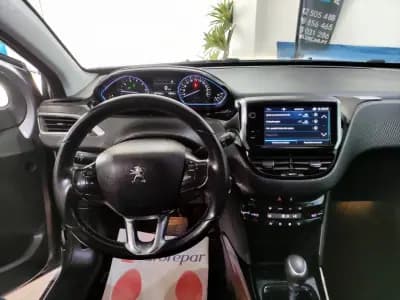 Sell Peugeot 2008 2018 - 13250 EUR, 37000 km - AUTO.MOTO.pt