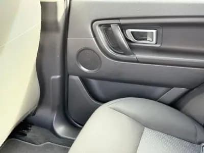 Vendo Land Rover Discovery Sport 2015 - 15900 EUR, 166000 km - AUTO.MOTO.pt