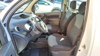 Vendo Renault Kangoo 2019 - 18900 EUR, 190869 km - AUTO.MOTO.pt