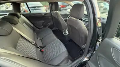 Vendo Opel Astra Sports Tourer 2021 - 11640 EUR, 149717 km - AUTO.MOTO.pt