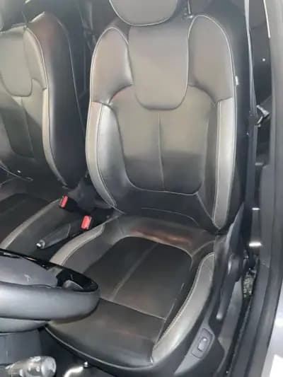 Vendo Renault Captur 2015 - 11995 EUR, 102500 km - AUTO.MOTO.pt