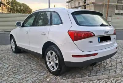 Vendo Audi Q5 2011 - 17500 EUR, 175000 km - AUTO.MOTO.pt