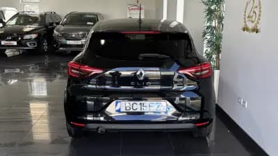 Vendo Renault Clio 2023 - 14499 EUR, 111021 km - AUTO.MOTO.pt