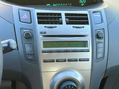 Vendo Toyota Yaris 2011 - 8500 EUR, 150000 km - AUTO.MOTO.pt