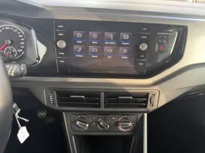 Vendo Volkswagen Polo 2018 - 12990 EUR, 69000 km - AUTO.MOTO.pt