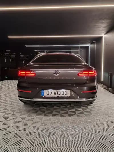 Vendo Volkswagen Arteon 2018 - 19900 EUR, 197000 km - AUTO.MOTO.pt