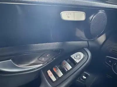 Vendo Mercedes-Benz C 180 2019 - 25990 EUR, 115564 km - AUTO.MOTO.pt