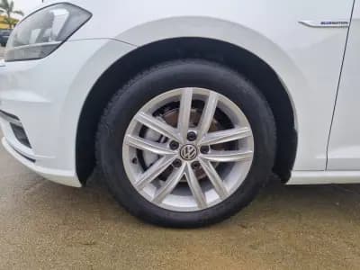 Vendo Volkswagen Golf 2019 - 18999 EUR, 139668 km - AUTO.MOTO.pt