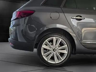 Vendo Renault Mégane Sport Tourer 2009 - 10450 EUR, 160000 km - AUTO.MOTO.pt