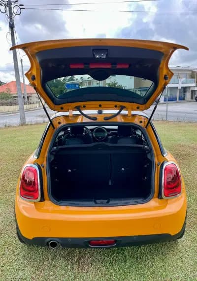 Vendo MINI Cooper 2014 - 12900 EUR, 215000 km - AUTO.MOTO.pt