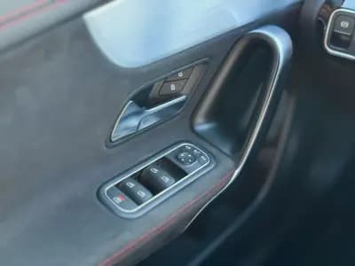 Sell Mercedes-Benz CLA 180 2021 - 31750 EUR, 93000 km - AUTO.MOTO.pt