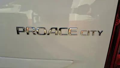 Sell Toyota Proace City Verso 2022 - 22900 EUR, 171567 km - AUTO.MOTO.pt