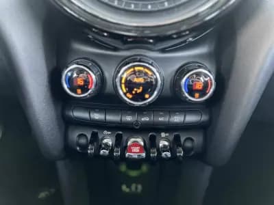 Vendo MINI Cooper 2017 - 16900 EUR, 141270 km - AUTO.MOTO.pt