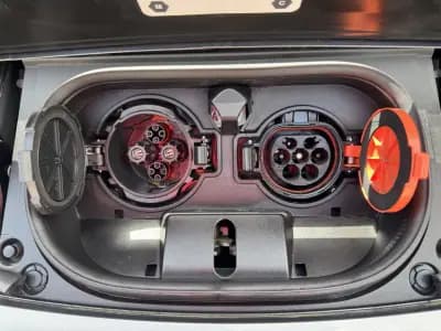 Vendo Nissan Leaf 2022 - 26950 EUR, 33000 km - AUTO.MOTO.pt