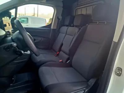 Vendo Peugeot Partner 2021 - 13990 EUR, 106734 km - AUTO.MOTO.pt