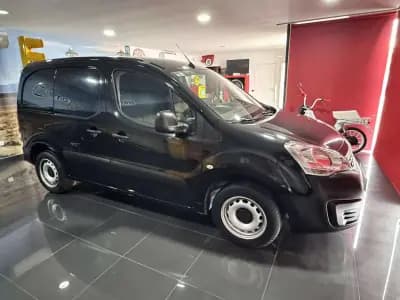 Vendo Peugeot Partner 2018 - 11250 EUR, 79000 km - AUTO.MOTO.pt