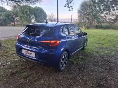 Vendo Renault Clio 2023 - 19990 EUR, 21500 km - AUTO.MOTO.pt