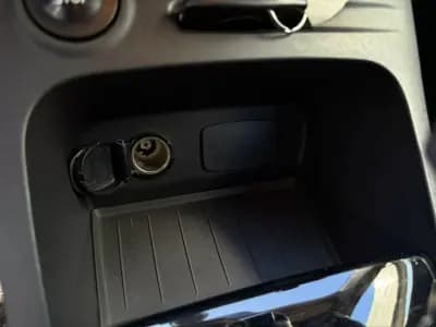 Vendo Renault Captur 2016 - 11900 EUR, 102000 km - AUTO.MOTO.pt