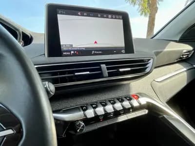 Vendo Peugeot 5008 2020 - 20980 EUR, 74000 km - AUTO.MOTO.pt