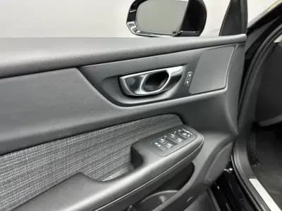 Vendo Volvo V60 2023 - 37500 EUR, 75000 km - AUTO.MOTO.pt