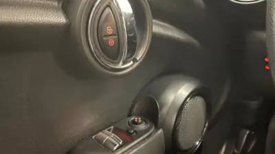 Vendo MINI One 2014 - 10990 EUR, 229990 km - AUTO.MOTO.pt