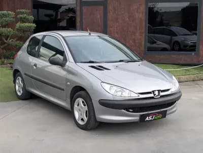 Sell Peugeot 206 2005 - 1750 EUR, 393364 km - AUTO.MOTO.pt