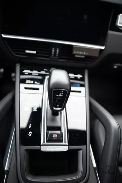 Vendo Porsche Cayenne Coupé 2022 - 108000 EUR, 92000 km - AUTO.MOTO.pt