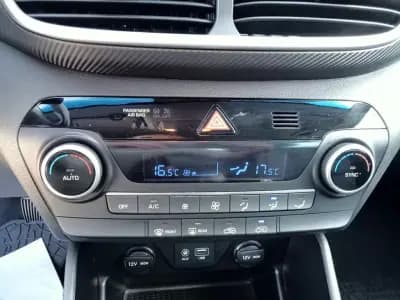 Sell Hyundai Tucson 2019 - 23950 EUR, 80000 km - AUTO.MOTO.pt