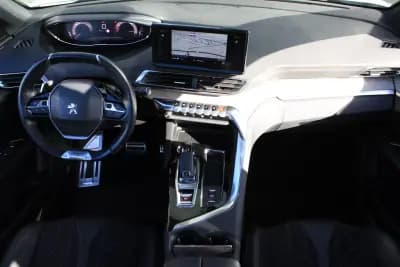 Vendo Peugeot 5008 2021 - 24900 EUR, 163348 km - AUTO.MOTO.pt