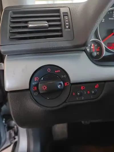 Vendo Audi A4 Avant 2006 - 7350 EUR, 292800 km - AUTO.MOTO.pt