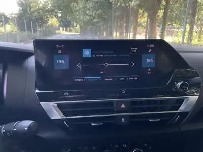 Vendo Citroën C4 2021 - 17890 EUR, 54386 km - AUTO.MOTO.pt