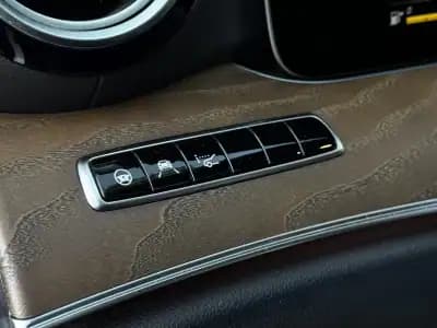 Sell Mercedes-Benz E 300 2019 - 33490 EUR, 105000 km - AUTO.MOTO.pt