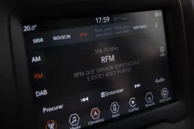 Vendo Jeep Renegade 2020 - 27500 EUR, 24000 km - AUTO.MOTO.pt