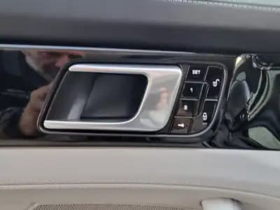 Vendo Porsche Panamera Sport Turismo 2018 - 84990 EUR, 147000 km - AUTO.MOTO.pt