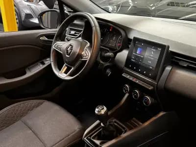 Vendo Renault Clio 2022 - 14990 EUR, 132900 km - AUTO.MOTO.pt