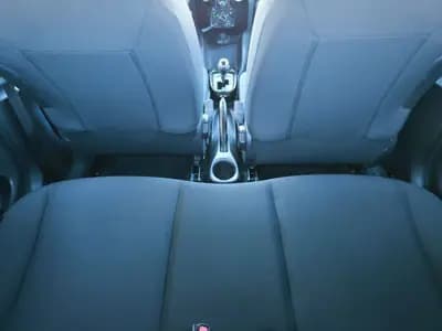 Vendo Peugeot 108 2018 - 9999 EUR, 180453 km - AUTO.MOTO.pt