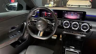 Vendo Mercedes-Benz CLA 180 2023 - 34970 EUR, 70000 km - AUTO.MOTO.pt