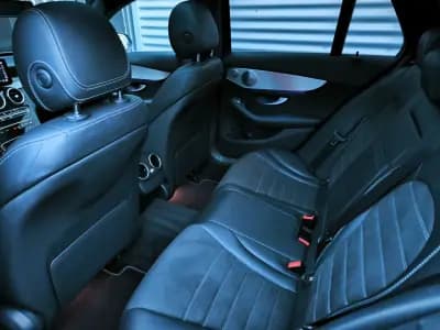 Vendo Mercedes-Benz C 300 2020 - 28950 EUR, 166000 km - AUTO.MOTO.pt